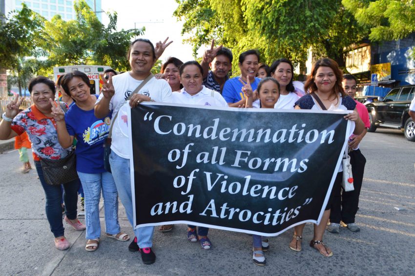Participants, young and old, called on the public to condemn violence. (Medel V. Hernani/davaotoday.com)