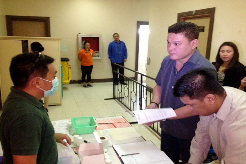 Davao City Vice Mayor Paolo Duterte and 23 members of the City Council undergo drug testing at the Sangguniang Panlungsod on Tuesday, September 6. All of them tested negative for illegal drugs. (Maria Patricia C. Borromeo/davaotoday.com)