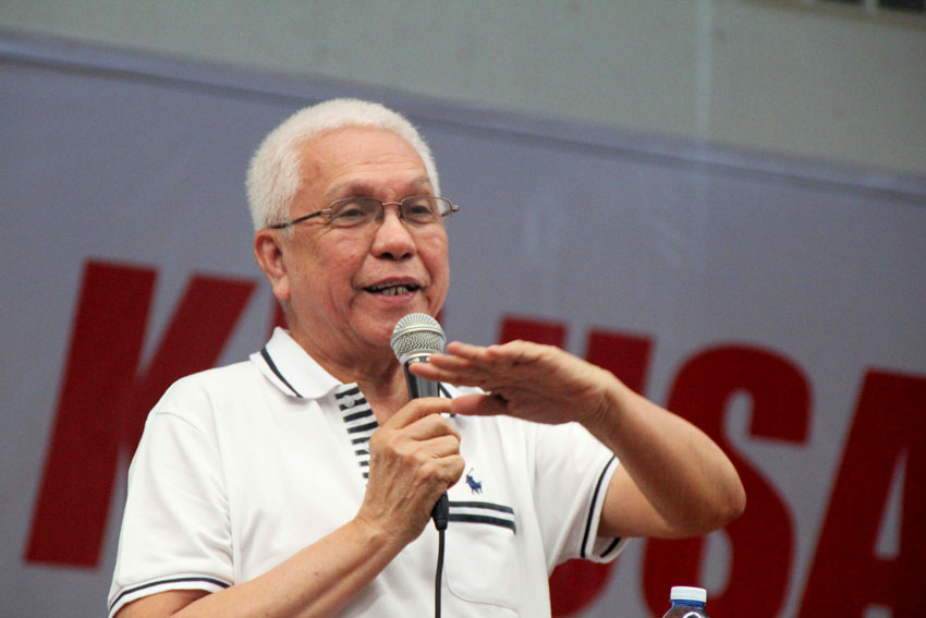 Cabinet Secretary Leoncio Evasco Jr., leads the launching of Kilusang Pagbabago in support of the policies of President Rodrigo Duterte at the Rizal Memorial Colleges gymnasium in Davao City on Sunday, Oct. 23. Evasco encourages the people from barangay level up to national level to get involve in remolding the system of governance. (Medel V. Hernani/davaotoday.com)