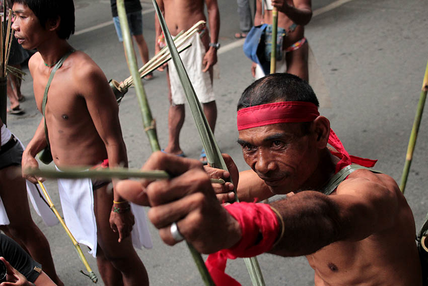 DUMAGAT. A member of the Dumagat tribe holds a bow and arrow while marching to Mendiola in Manila on Oct. 13. The Dumagat are natives of Mindoro.
