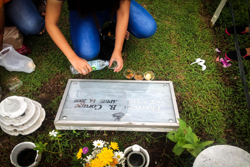 food-for-the-dead_davao-memorial-park-undas-2016