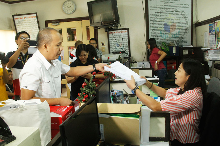 Temogen Tulawie, a Sulu-based human rights activist files a complaint against Sulu Mayor Abdusakur Tan, Senator Leila de Lima, and lawyers Wendell F. Sotto, and Mehol K. Sandain, former chairperson of the National Commission on Muslim Filipinos for allegedly financing terrorist group Abu Sayyaf at the Office of the Ombudsman for Mindanao Friday, Nov. 18. (Earl O. Condeza/davaotoday.com)