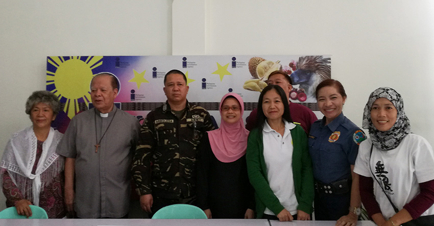 PEACE COMMITTEE. From left to right, members of the executive committee of the Mindanao Week of Peace: Vivien Nobles of the Mindanao Pranic Healing Center, Msgr. Fernando Capalla of the Bishops-Ulama Conference, Col. Cornelio Arboleda of the 5th Civil Relations Group, and Nor Asiah Adilao of the Silsilah Dialogue Movement. (Paulo C. Rizal/davaotoday.com)