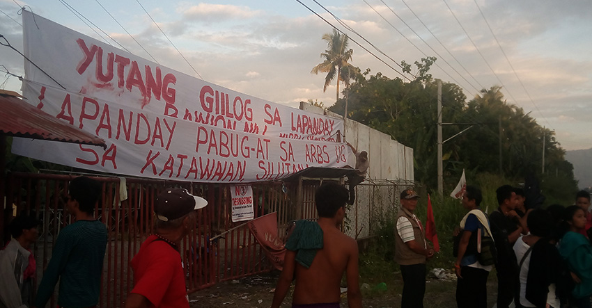 On Dec. 9, Marbai farmers and support groups HUMAWAC and “Unyon Sa Mga Mag-Uuma Alang Sa Tinood Nga Repormang Agraryo (Farmers’ Union For Genuine Agrarian Reform)  claimed victory after they took over a 145 hectare farmland that was awarded to Marbai in 1997. (Earl O. Condeza/davaotoday.com)