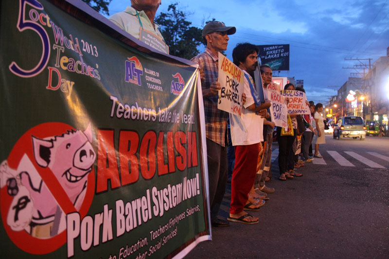 World Teachers’ Day rallies slam low pay amid pork barrel abuse