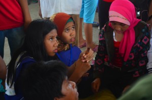 Children of village Sta. Catalina undergoing psycho-social counseling. (davaotoday.com photo by Ace R. Morandante)