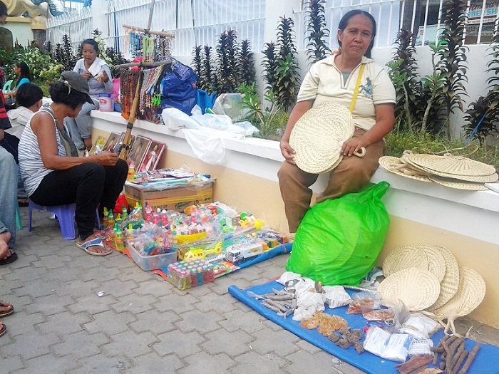 Tagum fiesta draws slow sales for small vendors