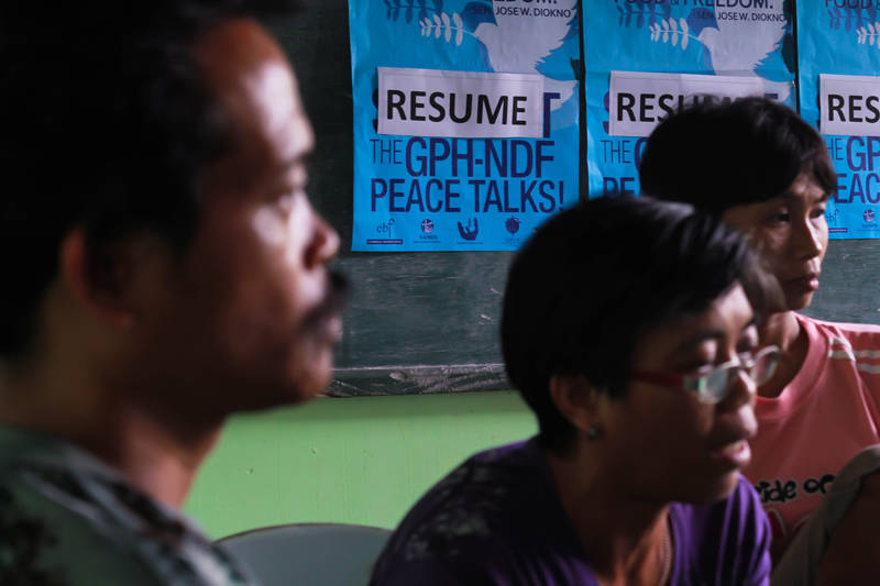 NDF OKs release of 5 “POWs,” families plea for safe conduct