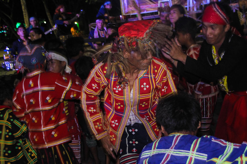 SOLIDARITY DANCE OF KALIWAT THEATRE & TALAINGOD MANOBOS