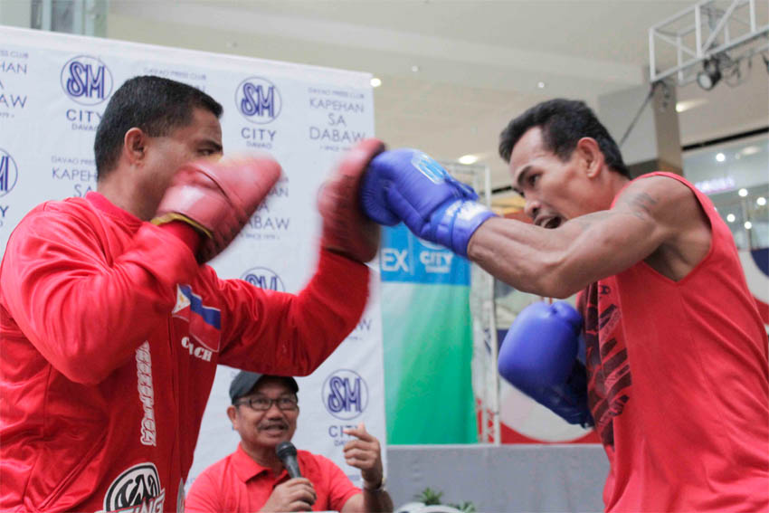 BOXING DISPLAY