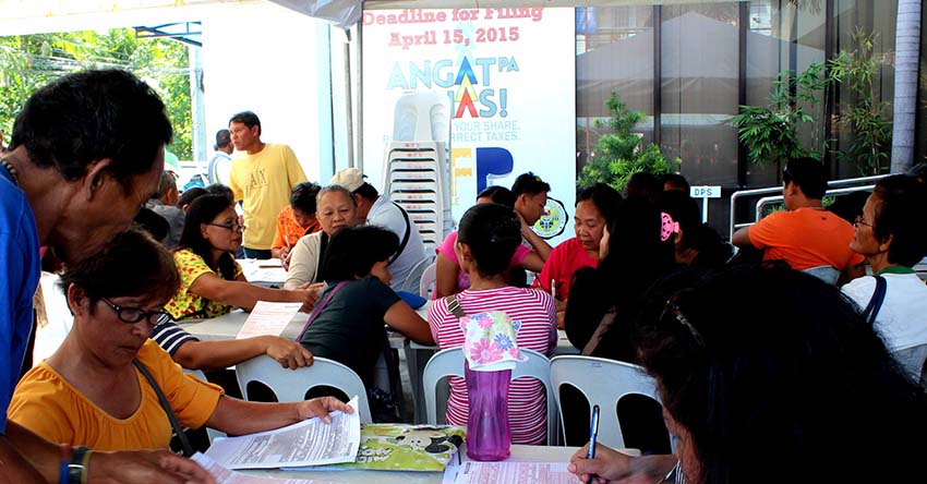 You are currently viewing BIR estimates 700 taxpayers beat income tax filing