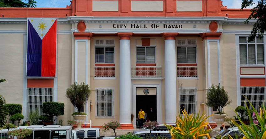 City sends 18 Davaoeños to law schools