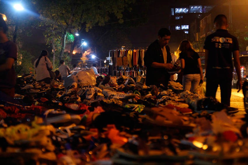 NIGHT MARKET