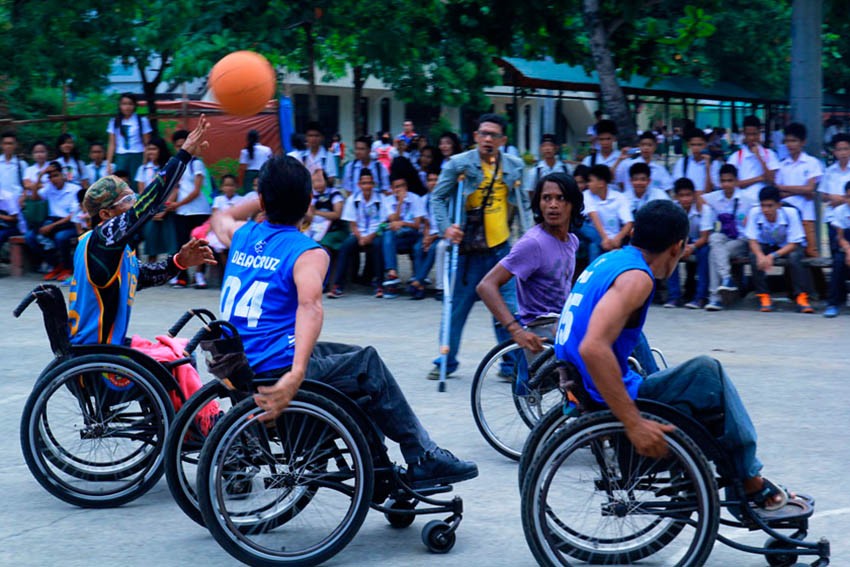 BASKETBALL ON WHEELS