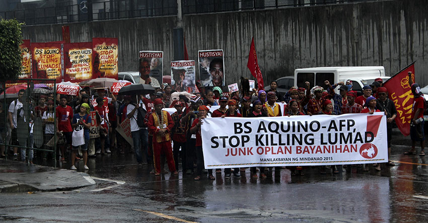 You are currently viewing Despite heavy rains, Lumads protest AFP, PNP headquarters