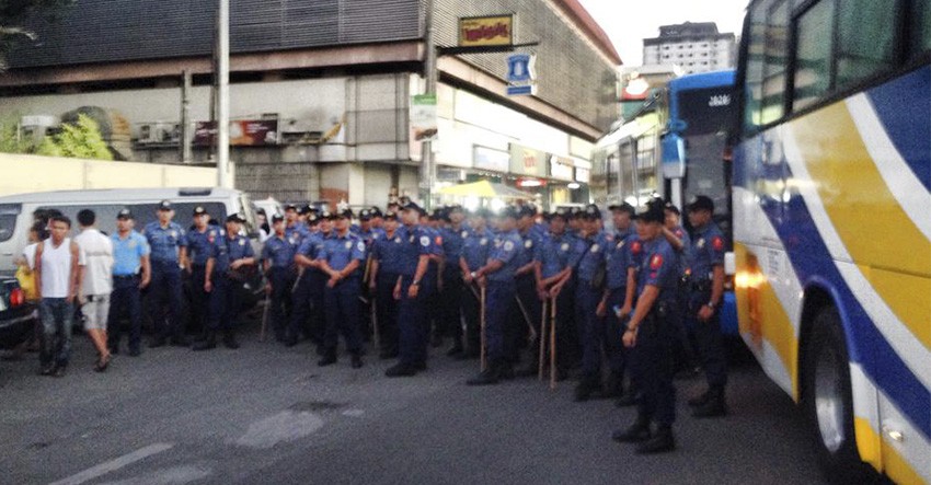 Cops cordon IP protesters in Baclaran church