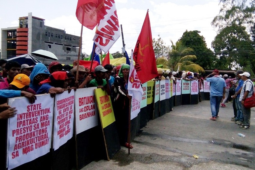 No deal: Farmers decline North Cot Gov. Mendoza’s invitation to hold dialogue outside the barricade