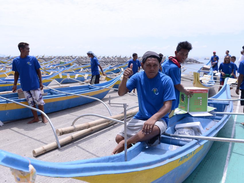 Davao fisherfolks get P21-M worth of equipment from DA