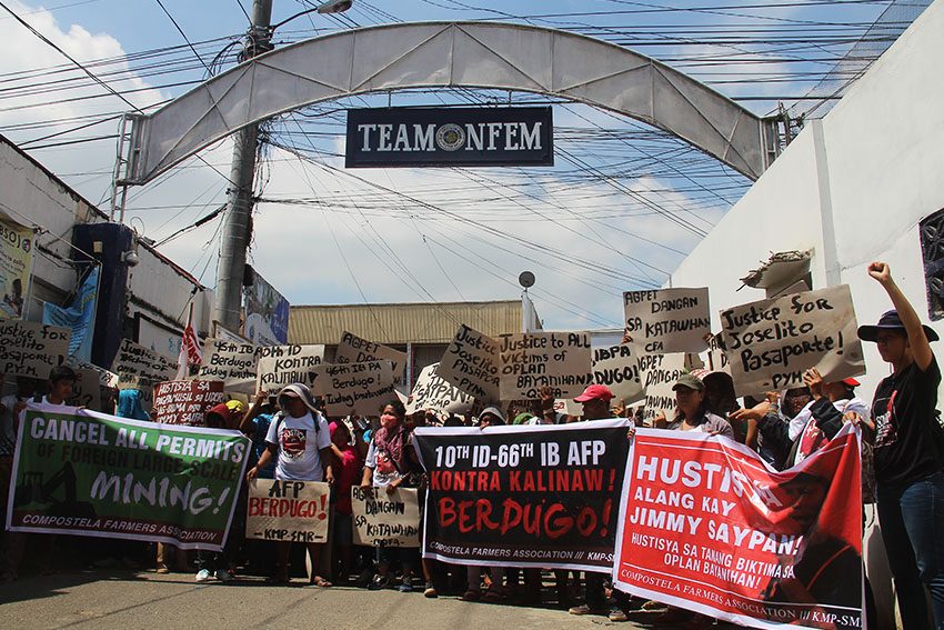 Kin of Comval slain leader, farmer activists storm AFP camp to seek justice