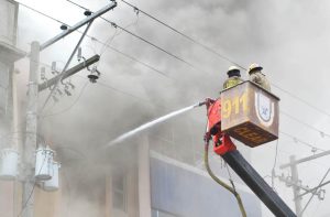 Read more about the article IN PHOTOS| Fire in Davao’s Magsaysay Avenue