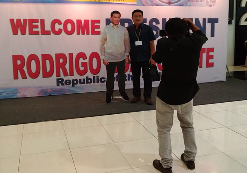 DU30 STANDEE