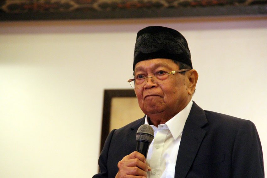 MILF’s Jaafar dies