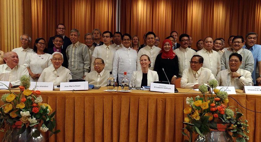 Back on the table: Gov’t, Reds kick off 4th round of formal talks