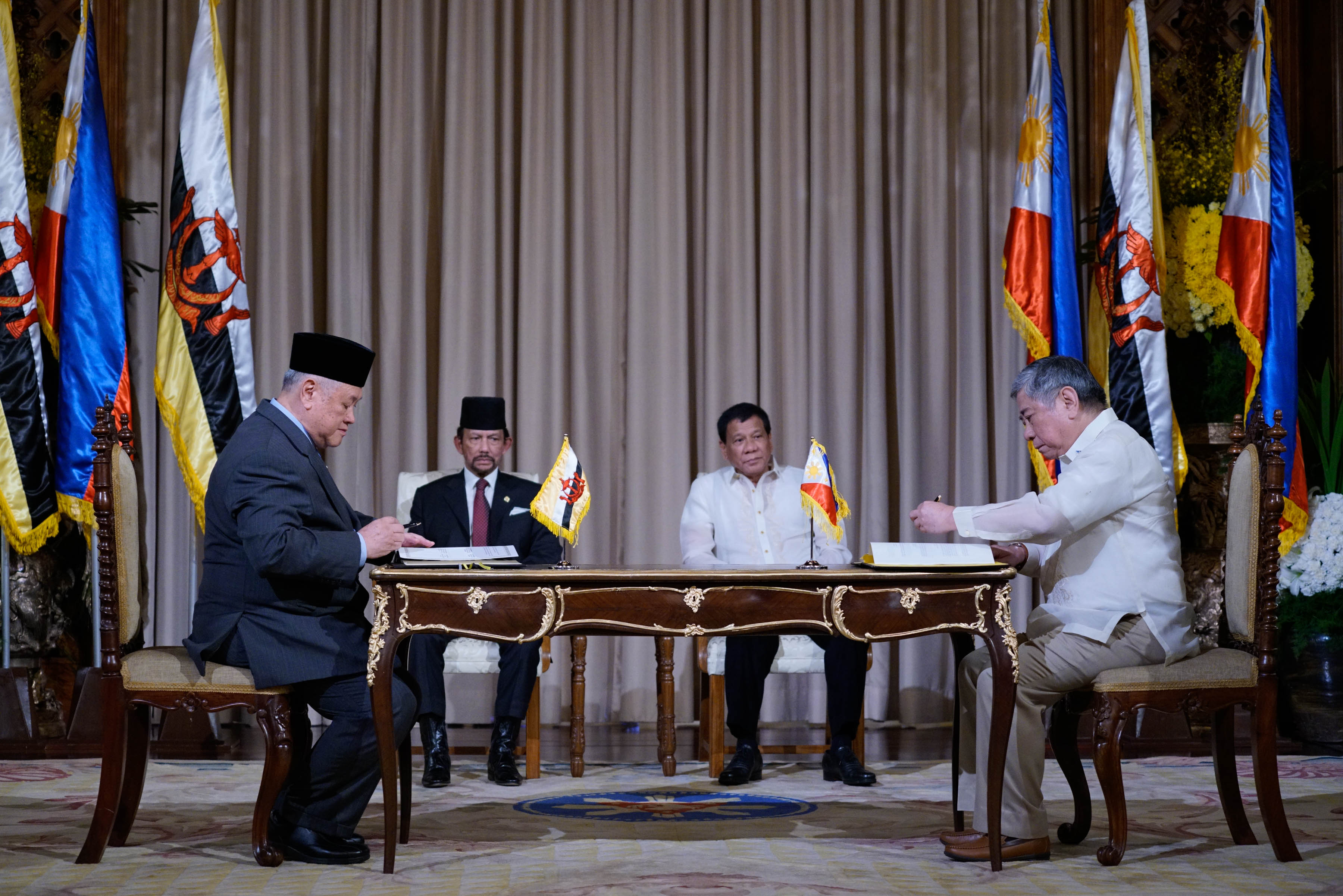 You are currently viewing PHL, Brunei ink pact on cultural exchange, halal industry