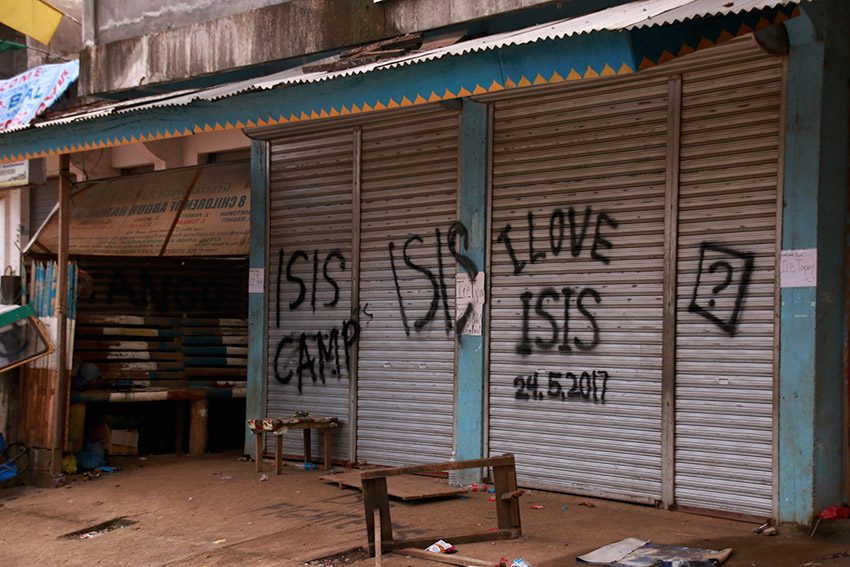 Hostages tell of massive looting inside war-torn areas in Marawi