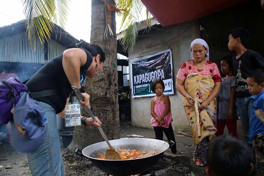 ‘Kapagugopa’: Groups initiate community kitchen for Marawi evacuees