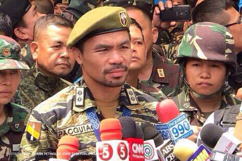 LOOK: Senator Manny Pacquiao visits government troops in Marawi City