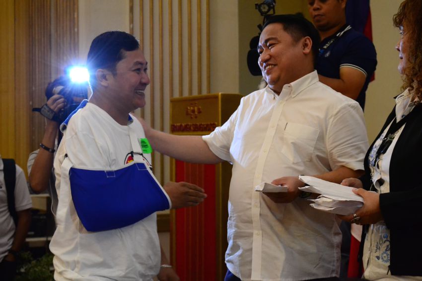 You are currently viewing 68 Davao night market blast survivors receive livelihood assistance