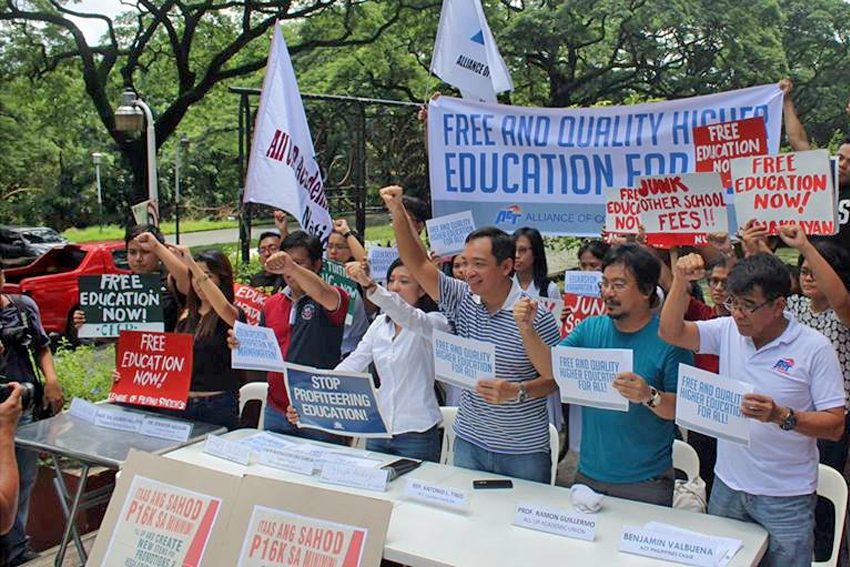 Teachers group hails Duterte’s signing of free higher education bill