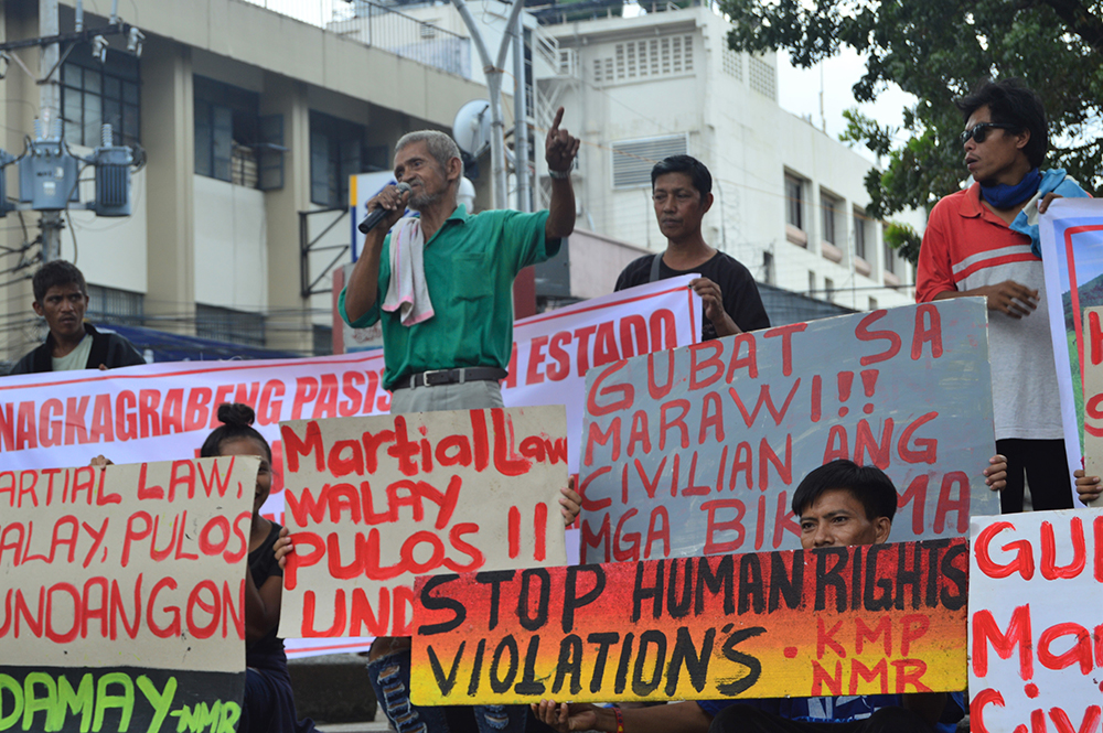 You are currently viewing Millennials, elders join martial law protest