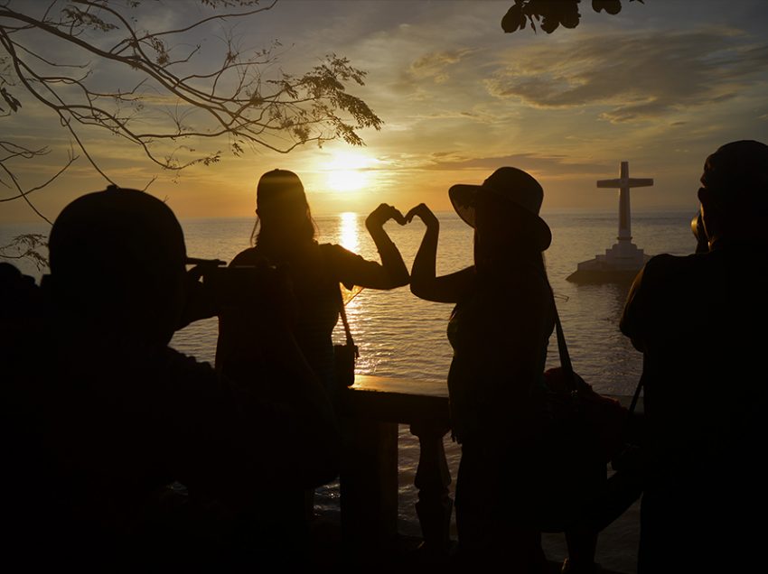 More than 5,000 tourists troop to Camiguin for Lanzones Festival