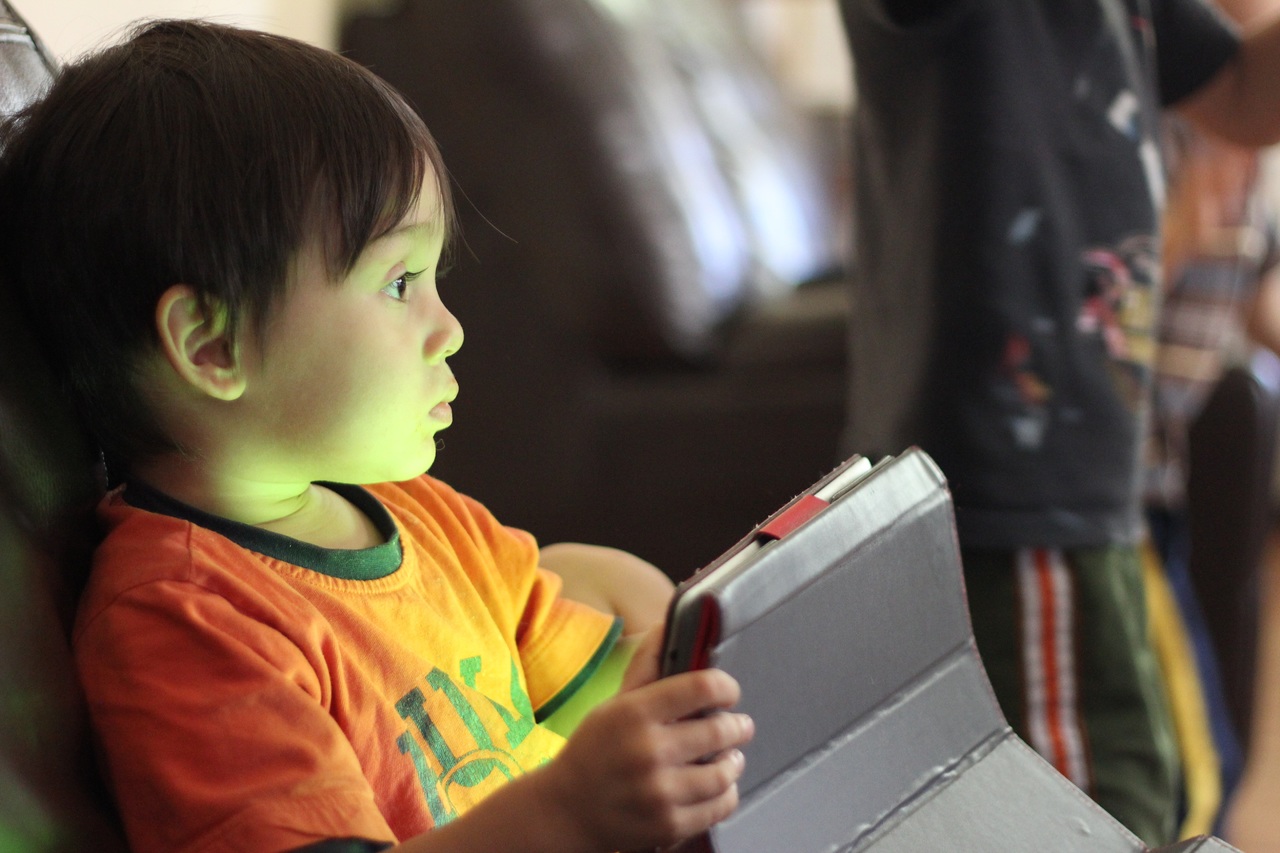 You are currently viewing Expert says kids are now more prone to eye problems