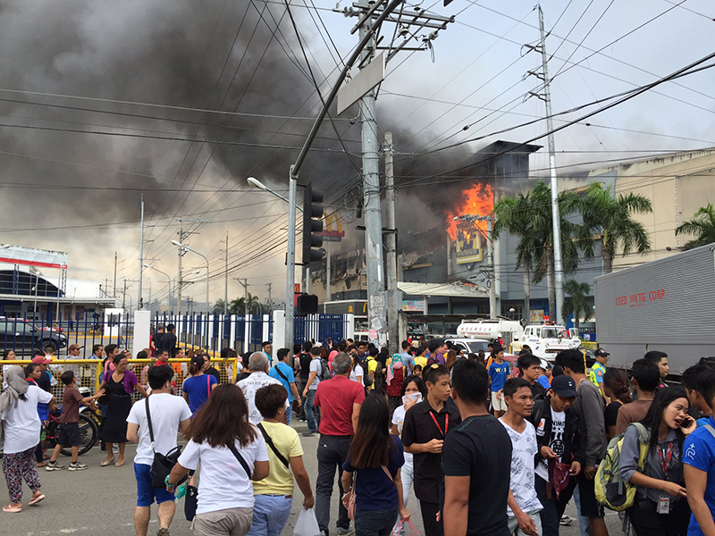 Fire breaks out in Davao City mall, over 10 missing