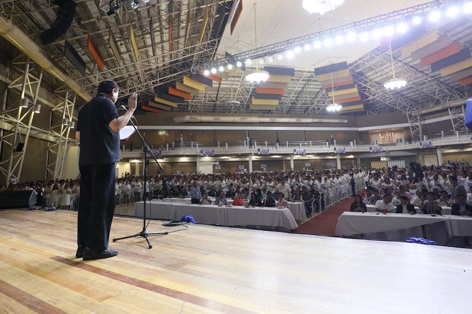 Read more about the article Duterte now looking for barangay execs to pursue “anti-tambay” campaign