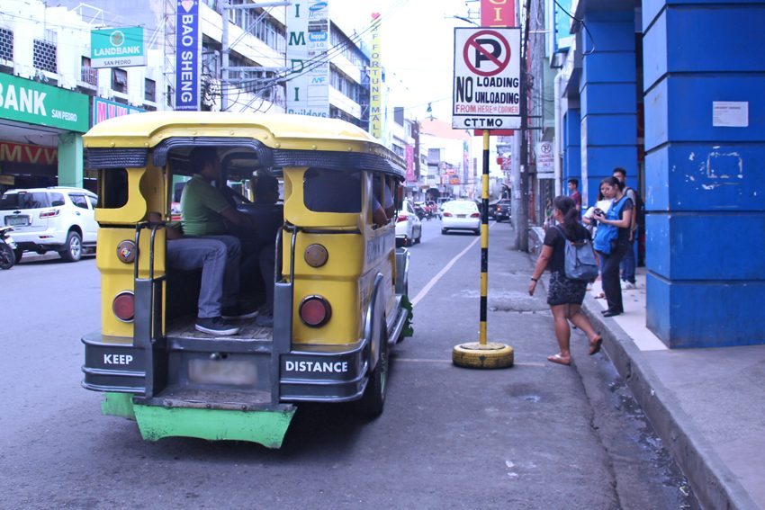 CTTMO to enforce 20-second parking rule for PUVs