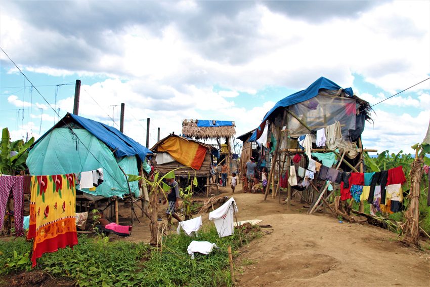 Lumad evacuees tell religious brothers of their lament