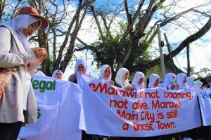 Read more about the article Angry Marawi women,youth barge through public hearing