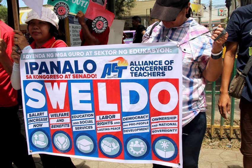 Duterte promises 35% hike on teacher’s salary, but without timeline