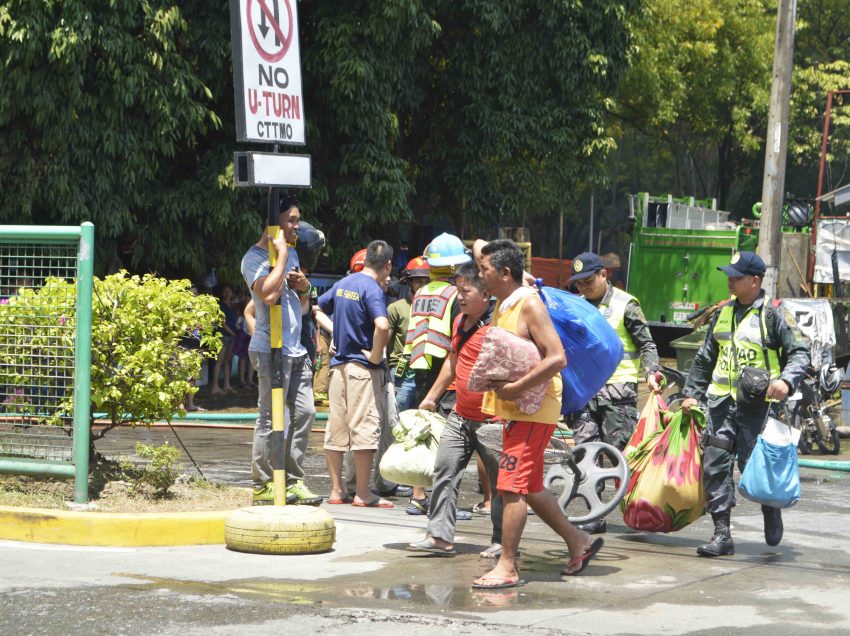 Fire razes Davao coastal urban poor community