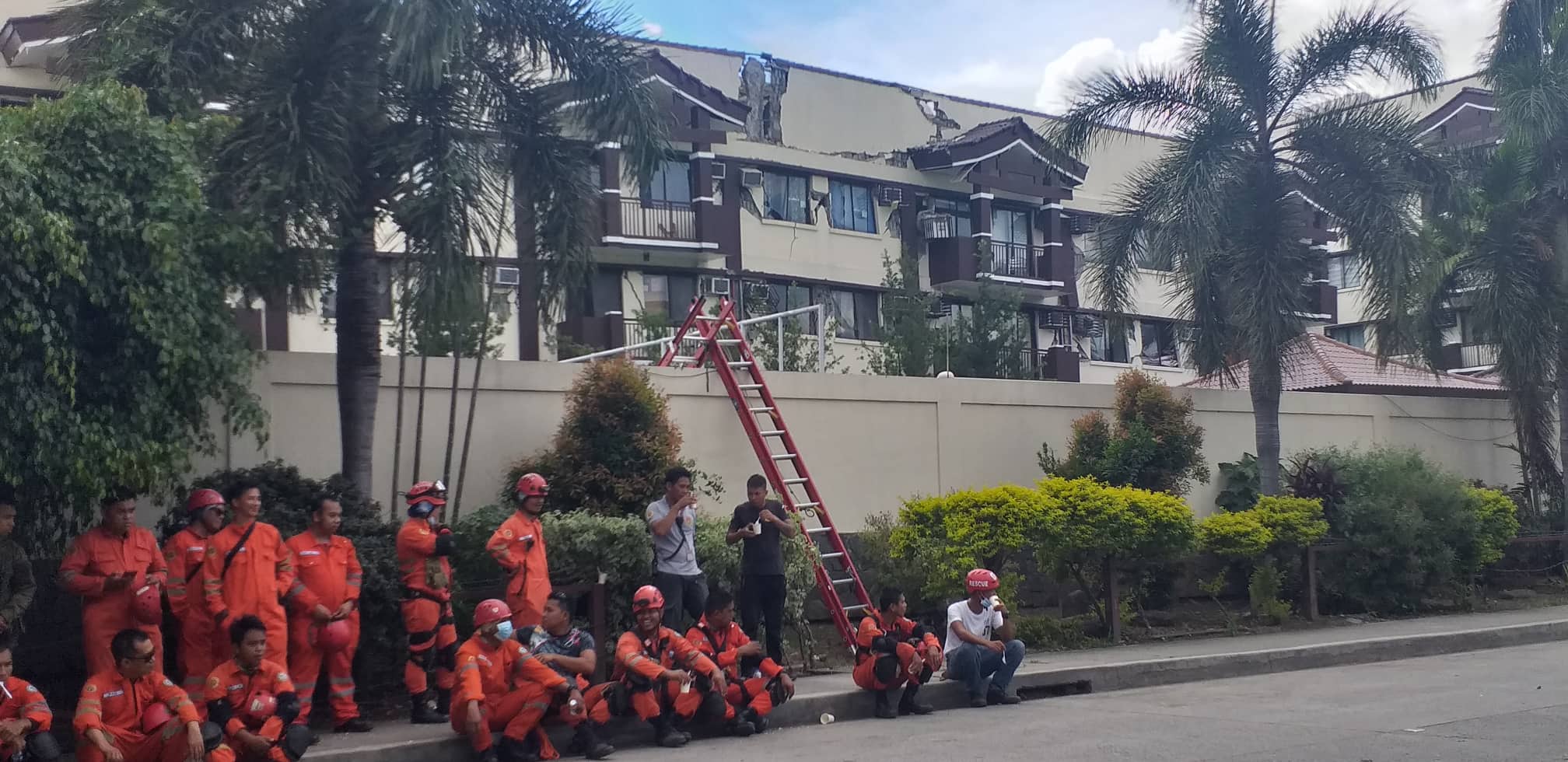 Read more about the article At least four dead in aftermath of 3rd Minda quake