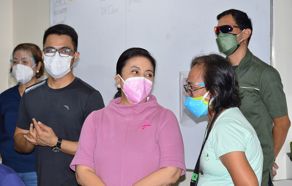 Read more about the article Robredo looks beyond political parties in choice of senatorial bets