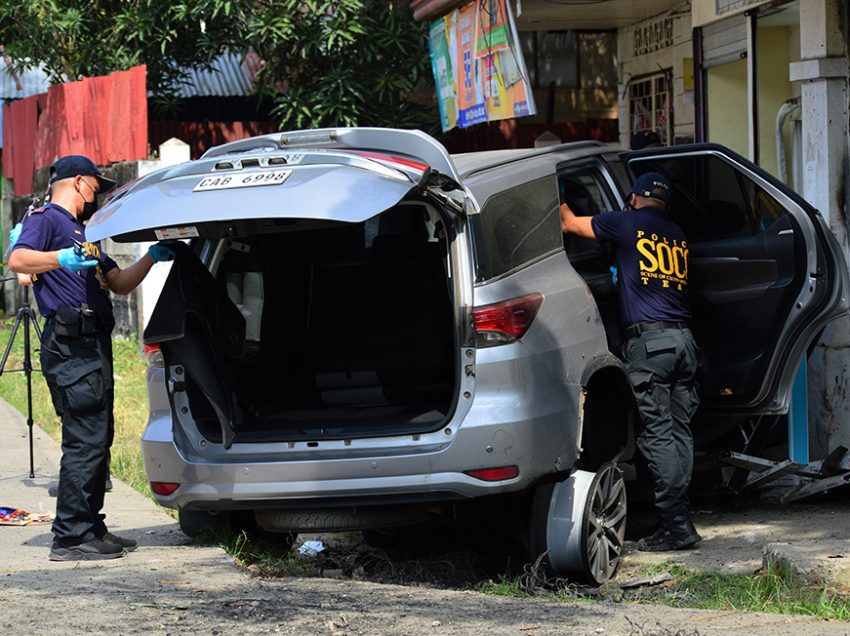 Town councilor suspect to doctor’s killing yields to police