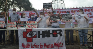 Read more about the article Doctors, health workers, colleagues press for Doc Naty Castro’s freedom