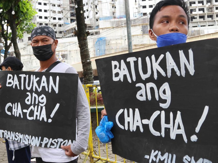 Davao activists greet Padilla Cha-Cha hearing with protests