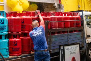 Read more about the article Is cutting excise tax on LPG, kerosene helpful to the poor?