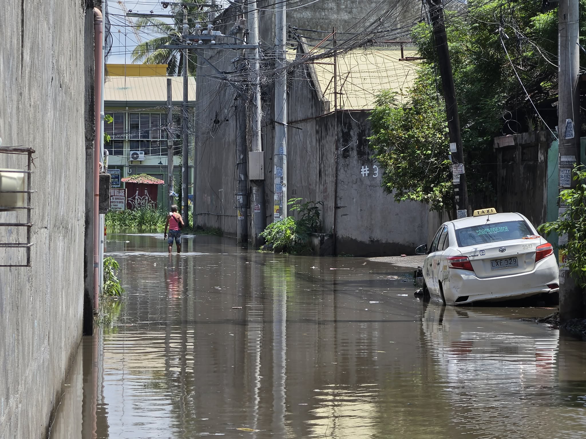 Read more about the article Davao floods left one dead, areas without electricity